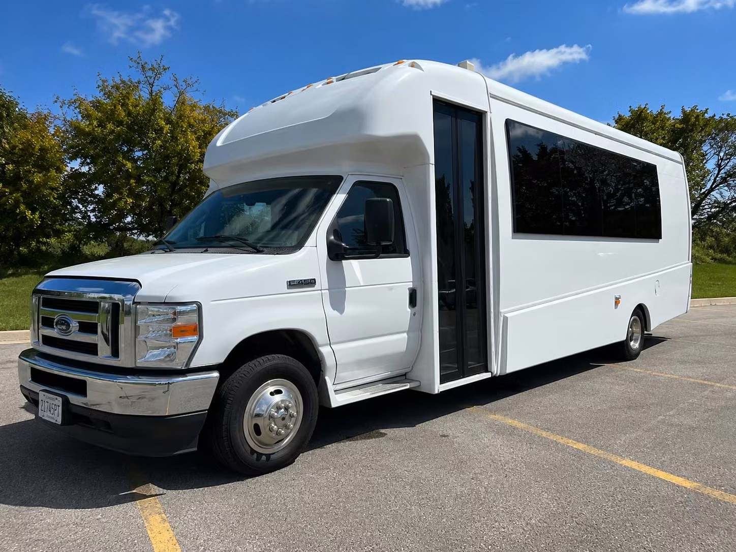 party buses for yakima prom night that keep the energy going all evening